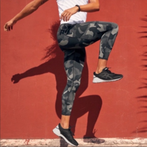Athleta Camo Contender 7/8 Tights Leggings - Picture 4 of 9